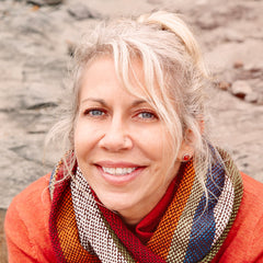 Holly Thompson 